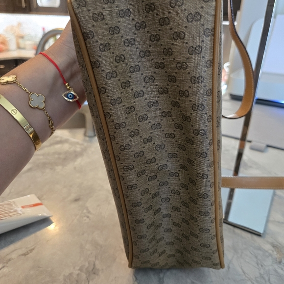 GUCCI Crossbody Bag - Picture 8 of 12